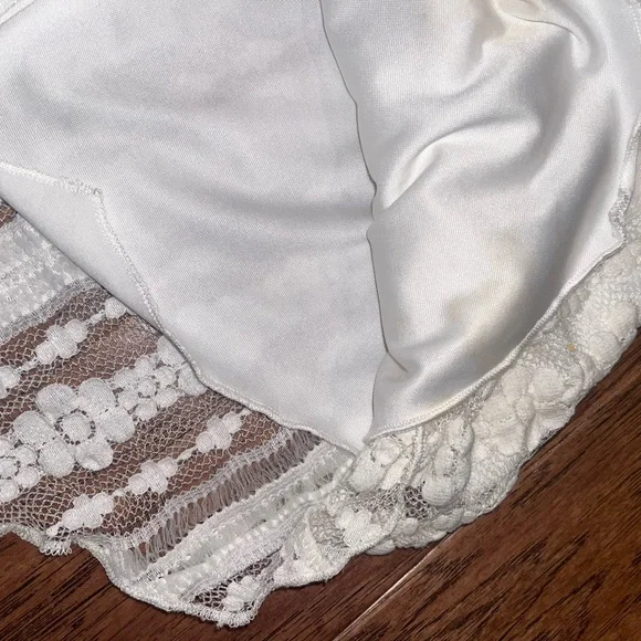 Princess Polly Breezy Off the Shoulder Mini Dress White size 4 - Picture 9 of 12